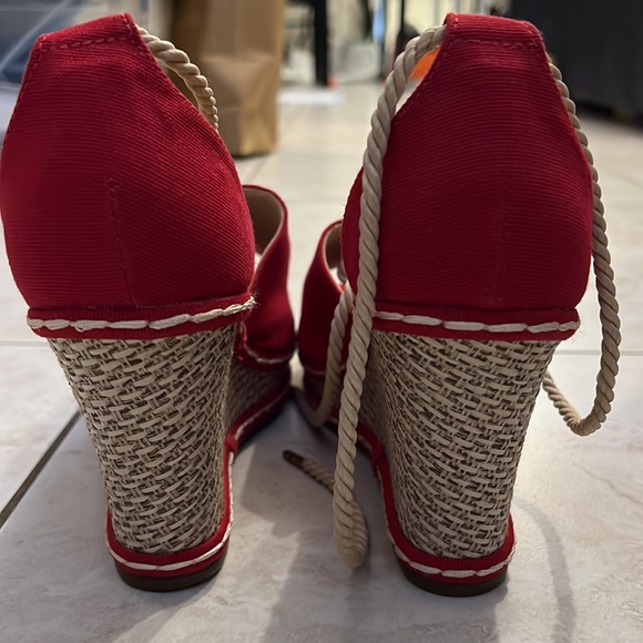 Constance Sandal. Made in Brazil. Wedges/Heel with self strap, open toe. - Picture 7 of 8